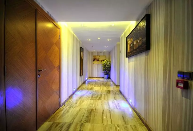 هتل Golden Deluxe