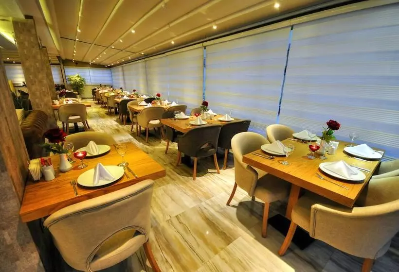 هتل Golden Deluxe