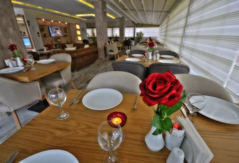 هتل Golden Deluxe