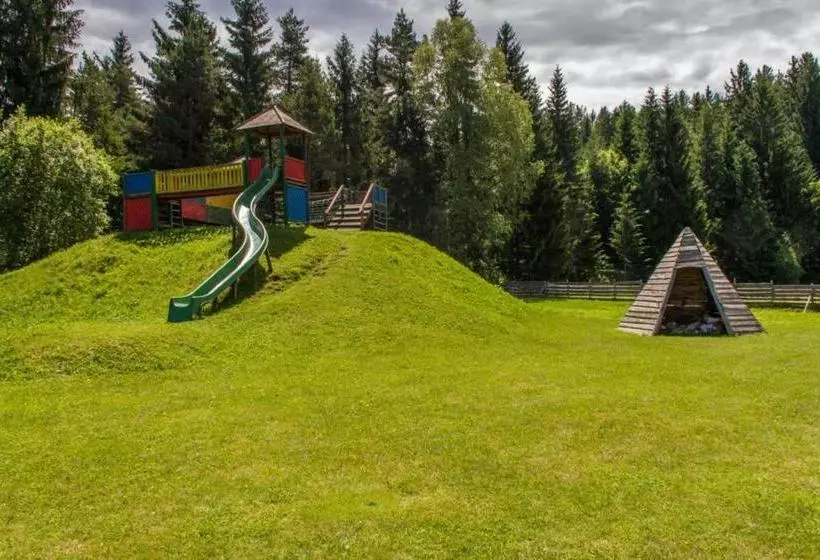 هتل Mittagskogel