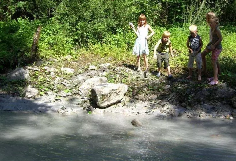 هتل Mittagskogel