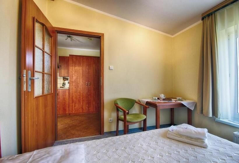 فندق Ośrodek Delfin