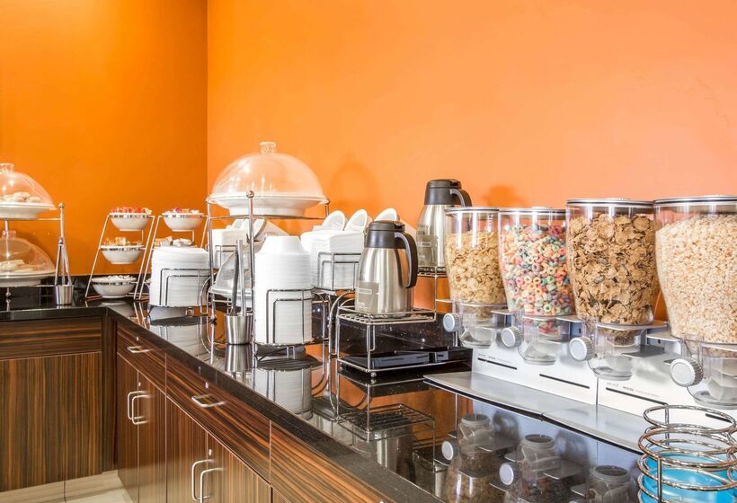 Отель Sleep Inn & Suites Page At Lake Powell