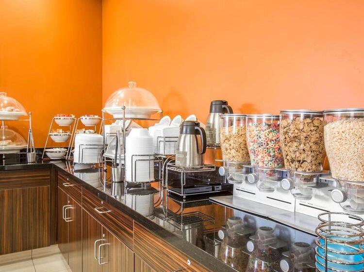 Отель Sleep Inn & Suites Page At Lake Powell