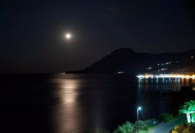 ホテル Thalassa House Apartments