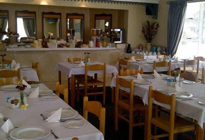 Отель The Russel