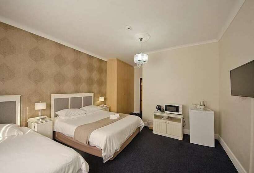 Отель The Russel