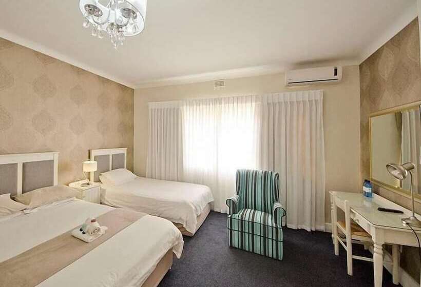 Отель The Russel