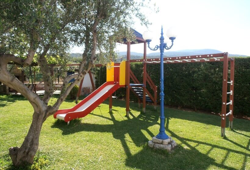 Paris Village Apartments