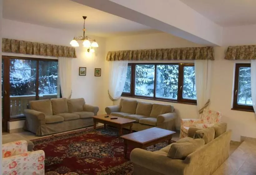 ペンション Arnica Montana