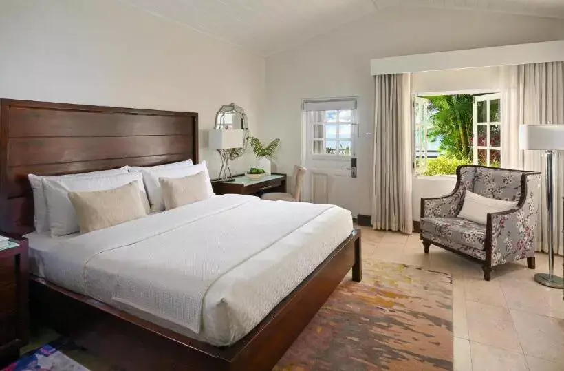 استراحتگاه Sandals Halcyon Beach - All Inclusive Couples Only