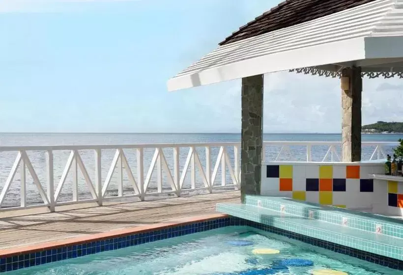 استراحتگاه Sandals Halcyon Beach - All Inclusive Couples Only