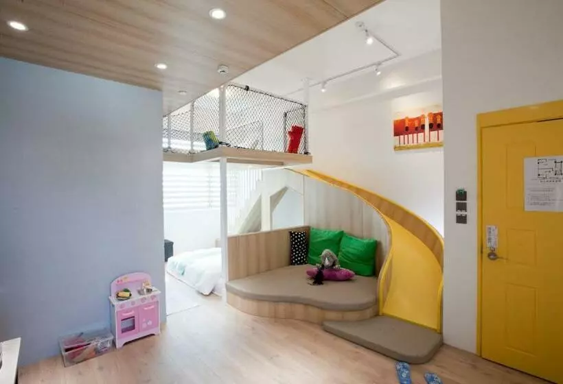 تختخواب و صبحانه Wind Natural Parent Child Inn