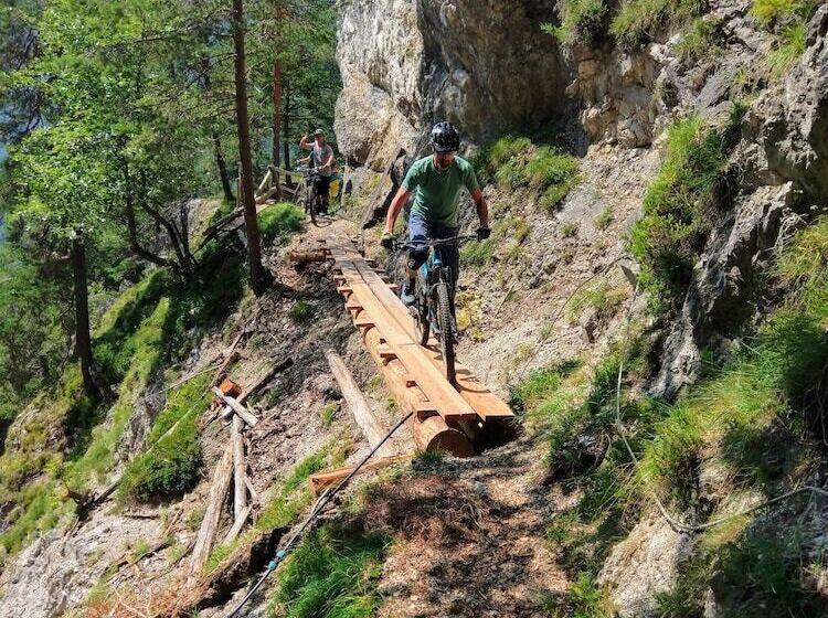 Bikeski Family Hotel, B&b, Apartaments, Rooms