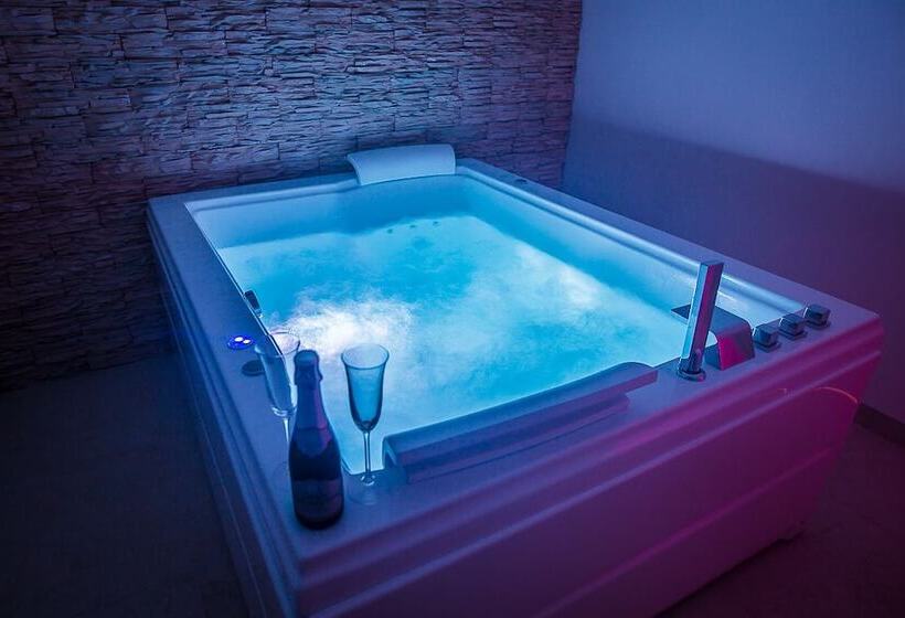 Bikeski Family Hotel, B&b, Apartaments, Rooms