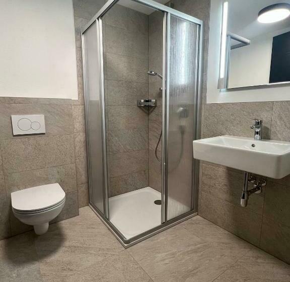 Skill Mountain Lodge Ski Und Bike Hostel Im Sommer Mit Joker Card