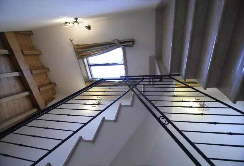 Hotelli Albergo Valbella