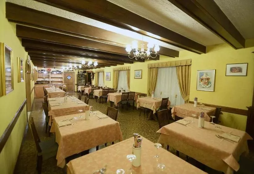 Hotelli Albergo Valbella