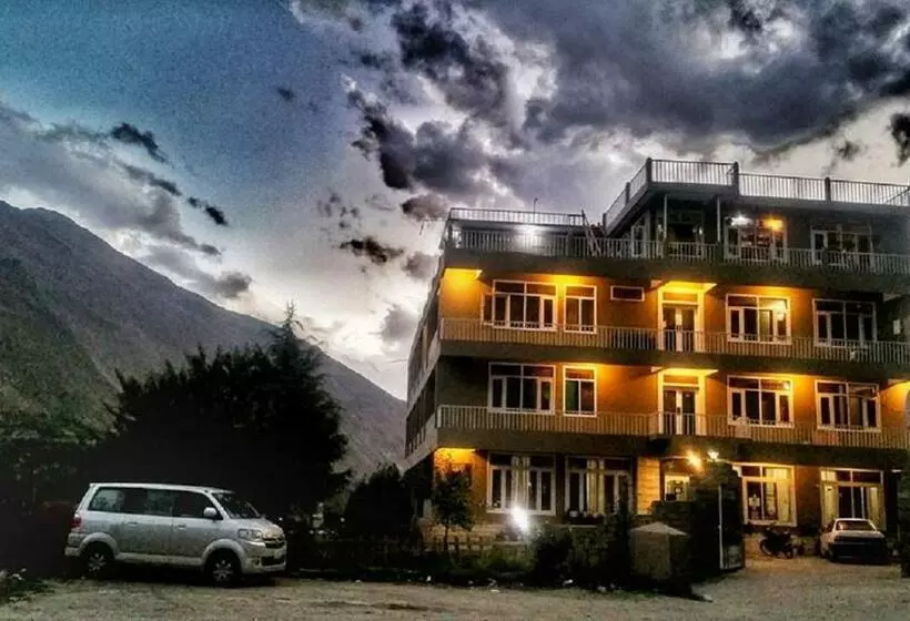 هتل Hunza View