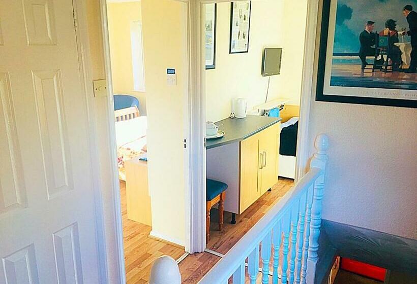 بنسيون Heather S Lodge