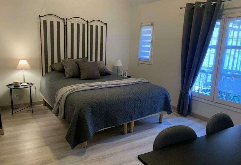 ペンション La Maison D Emilie Chambres D Hôtes