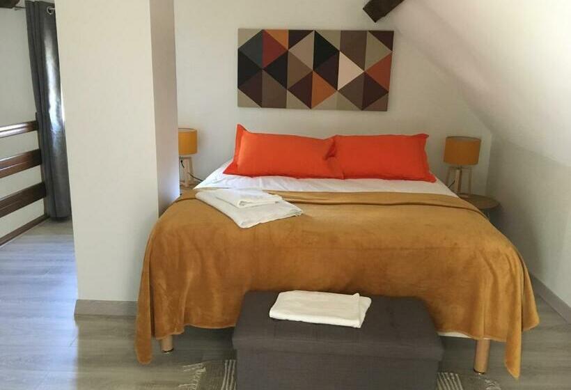 ペンション La Maison D Emilie Chambres D Hôtes