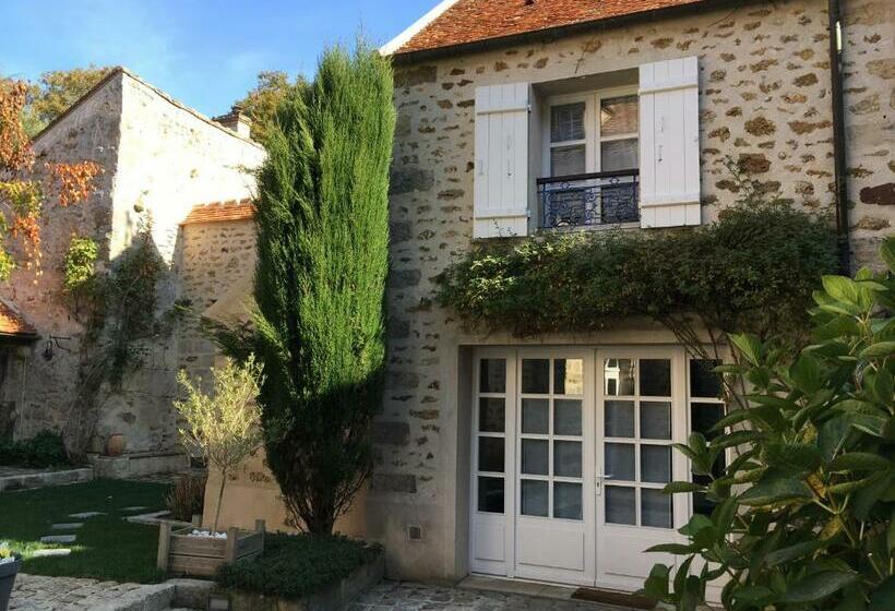 ペンション La Maison D Emilie Chambres D Hôtes