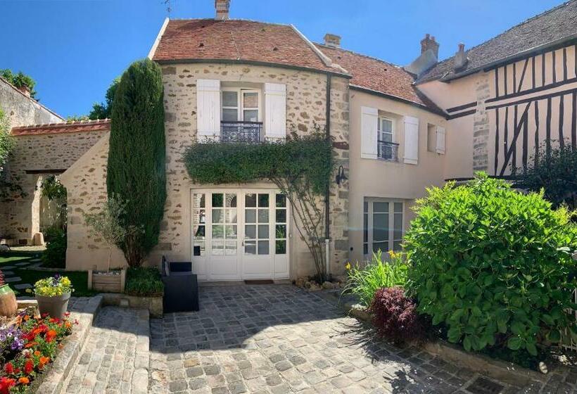 ペンション La Maison D Emilie Chambres D Hôtes