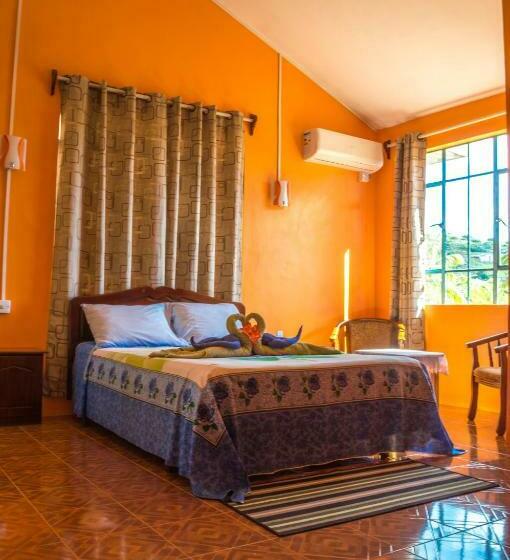 پانسیون Merlin Guest House