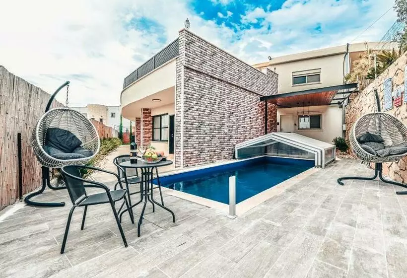 Anil S House מתחם צימרים עם בריכה מקורה ומחוממת Zimmer With Heated Swimming Pool