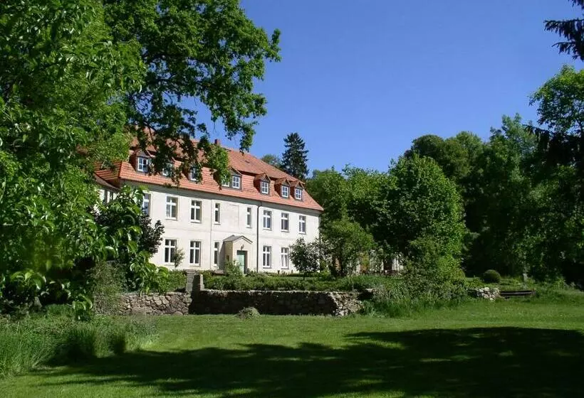 ベッドアンドブレックファースト Gartenzimmer Im Schloss Neuhausen
