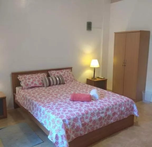 تختخواب و صبحانه Les Antigones