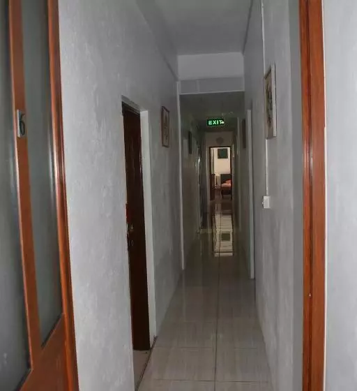 تختخواب و صبحانه Les Antigones