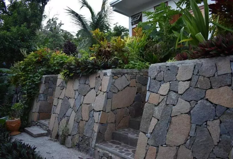 تختخواب و صبحانه Les Antigones