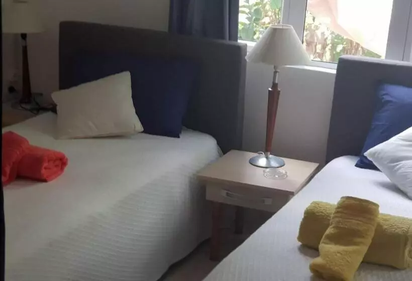 تختخواب و صبحانه Les Antigones