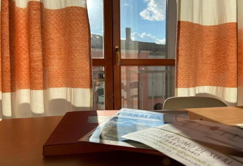 住宿加早餐  Sa Domo De Su Re