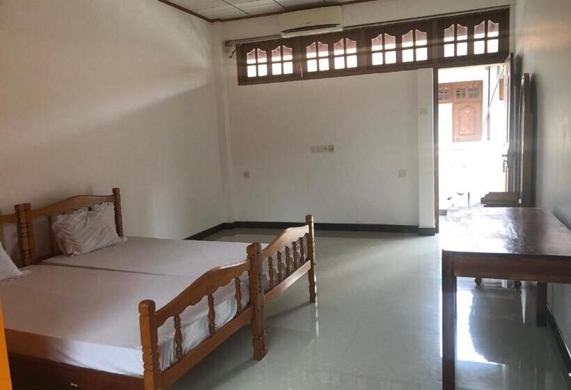 Отель Grand Camellia