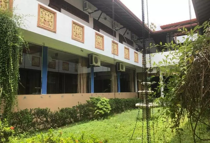 Hotelli Grand Camellia