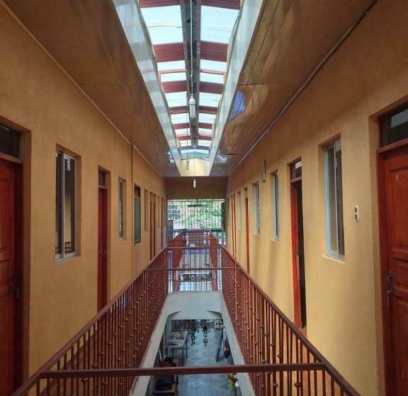 ペンション !que Tuanis!