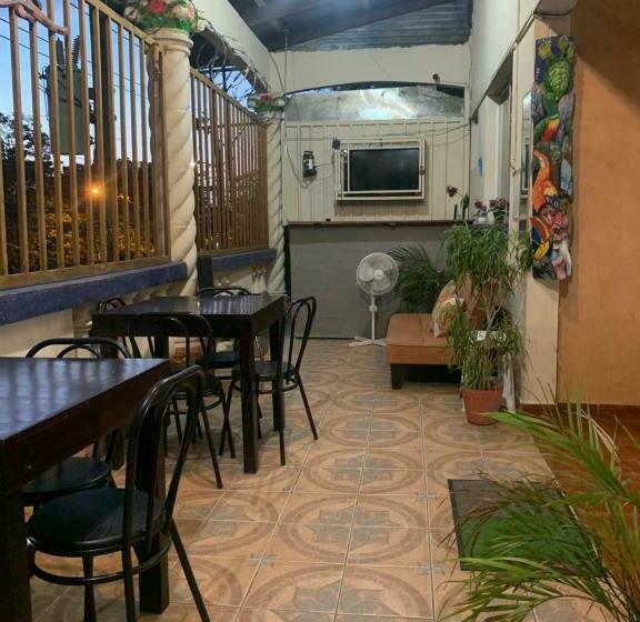 ペンション !que Tuanis!