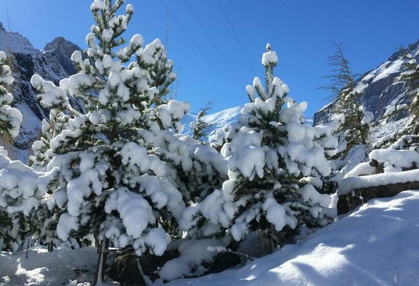 Majatalo Refugios De Montaña Castañar