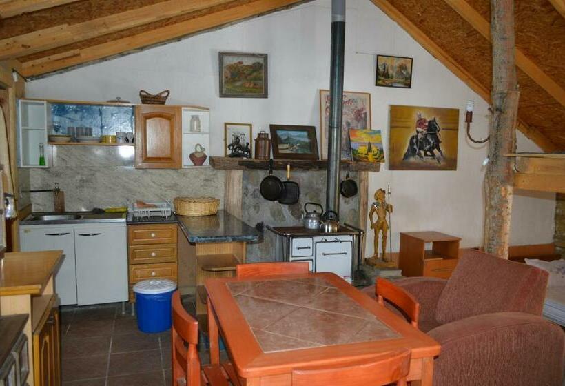 Majatalo Refugios De Montaña Castañar