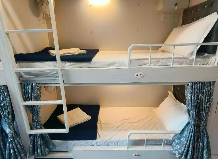 Auberge Hôtelière Marol Metro Dormitory