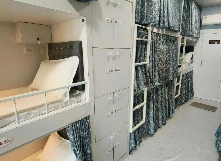 Auberge Hôtelière Marol Metro Dormitory