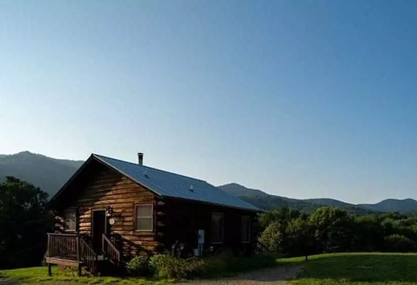 住宿加早餐 Engadine Inn & Cabins
