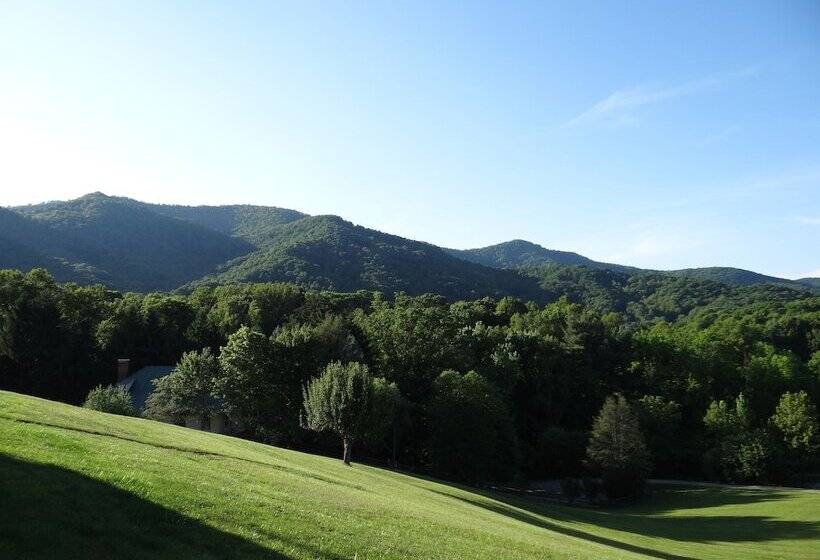 Bed and Breakfast Engadine Inn & Cabins