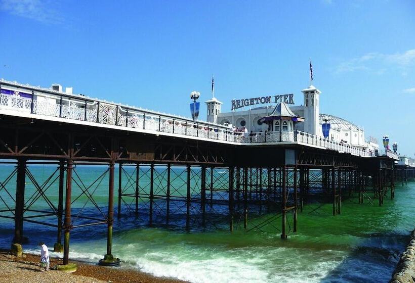 هتل Britannia Study