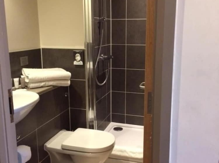 هتل Britannia Study