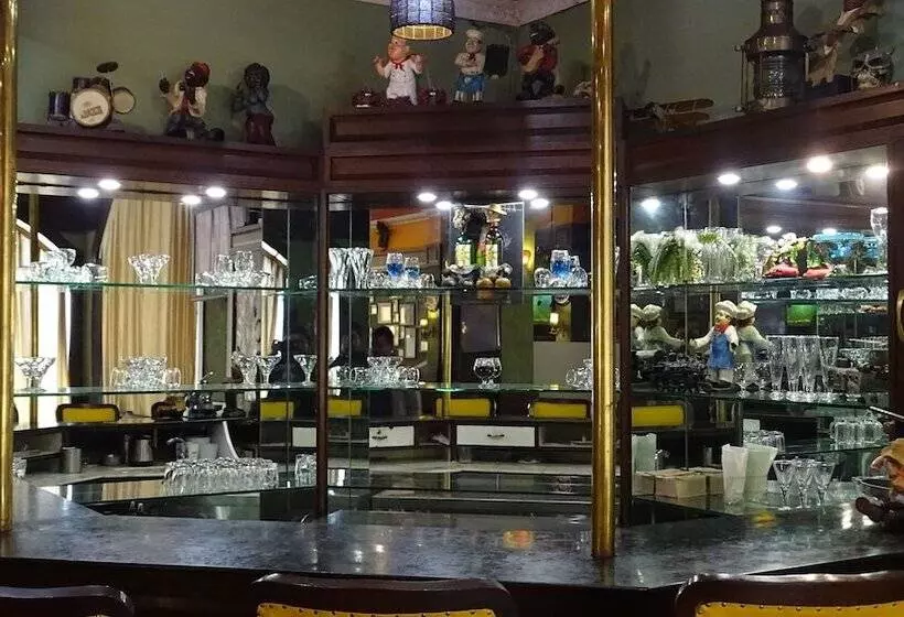 Hotel Diplomat Residency