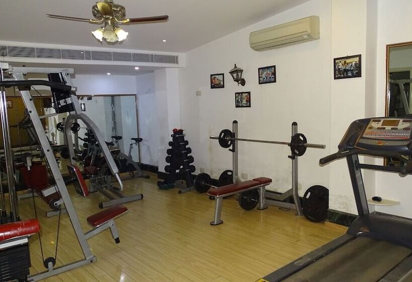 호텔 Diplomat Residency